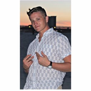 Meet your Posher, Alex